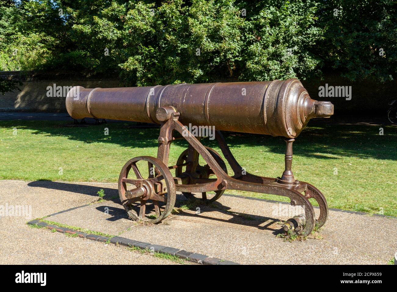 Un canon russe capturé pendant la guerre de Crimée présenté au peuple d'Ely en 1860, Ely, Cambridgeshire, Royaume-Uni. Banque D'Images