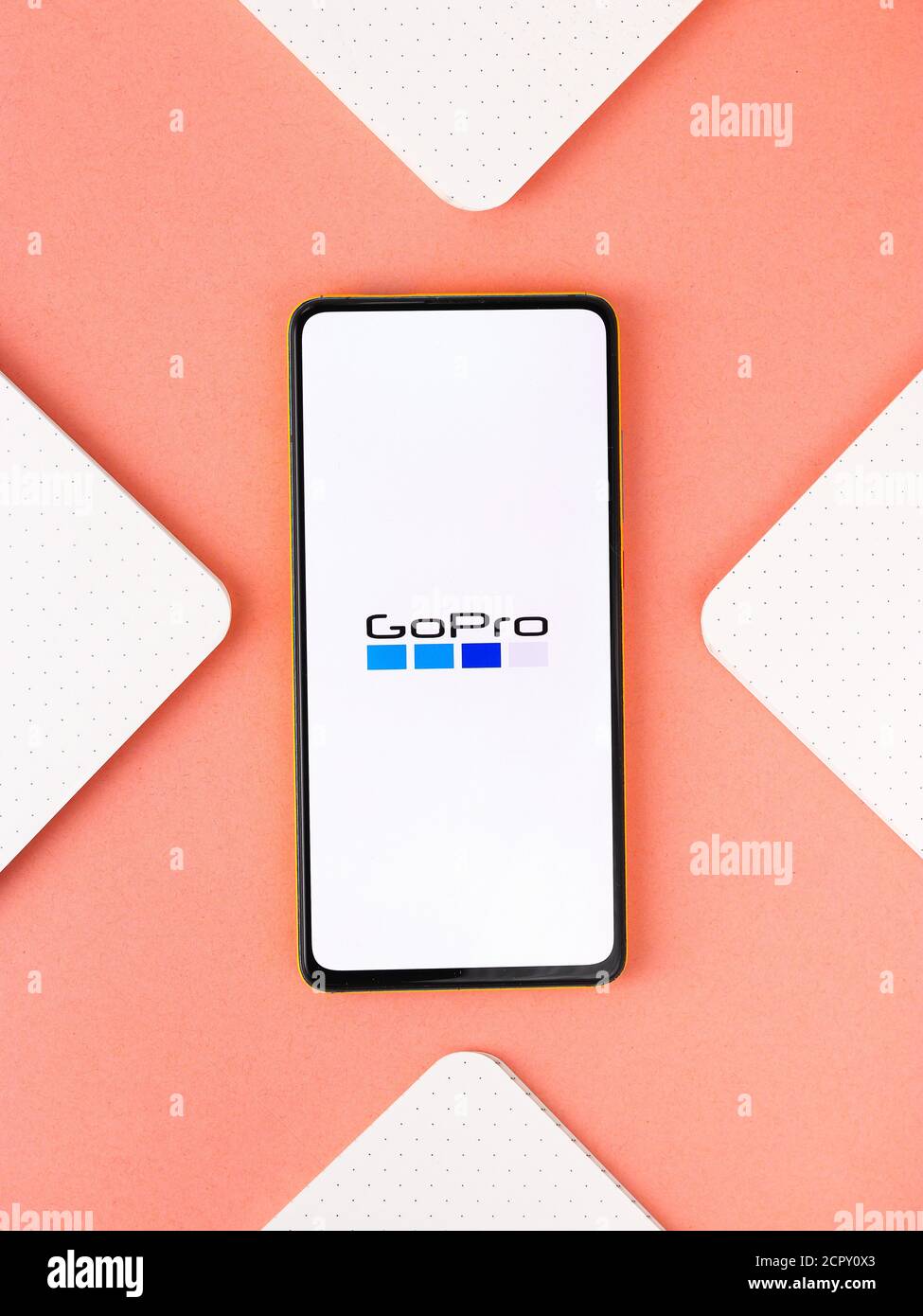 Assam, inde - 12 septembre 2020 : logo GoPro sur l'écran du téléphone. Banque D'Images