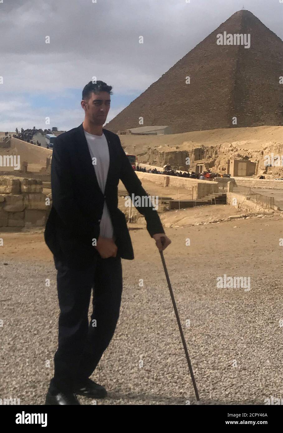 Worlds tallest man sultan kosen Banque de photographies et d’images à ...