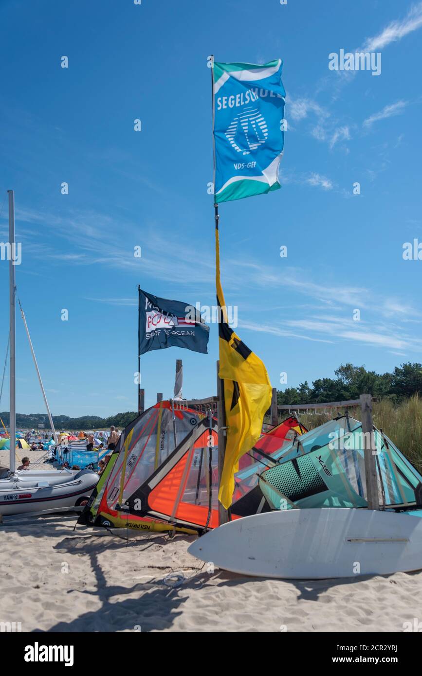 Allemagne, Mecklembourg-Poméranie occidentale, Île de Ruegen, Baabe, école de surf et de voile. Banque D'Images