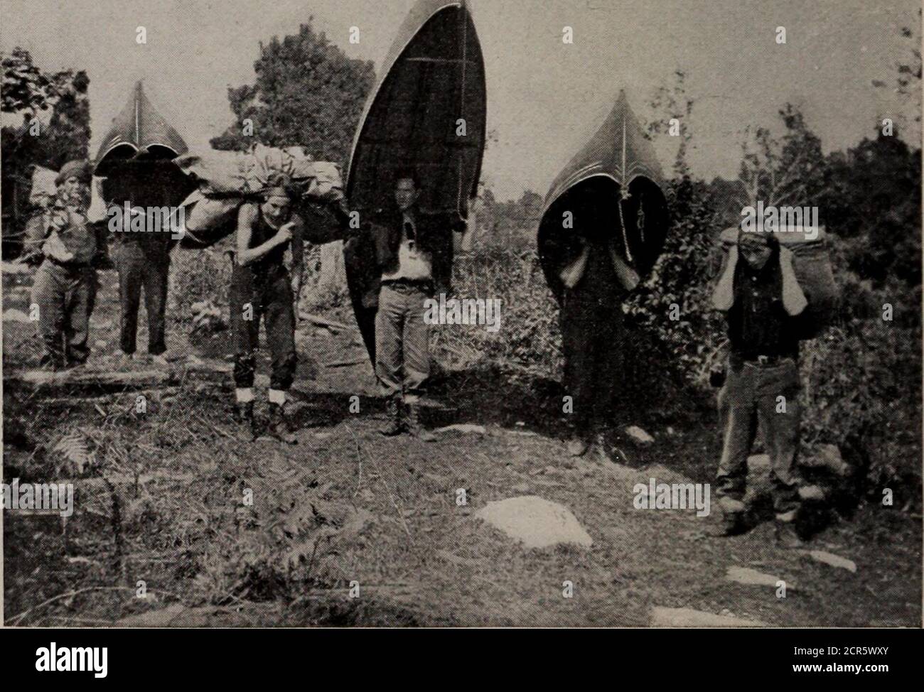 . Les terrains de jeux du Canada; un court traité sur les stations touristiques, de pêche et de chasse, accessible par le réseau ferroviaire de Grand Trunk. Elle, qui a tout ce qui fait le plaisir du sport de plein air.le dernier des voyages, pris en août, couvre pratiquement la distance au nord et au sud du parc; une trentaine de lacs sont visités. Inconsciemment, un garçon obtient beaucoup d'éducation dans l'un des thésetrips; par la force même des circonstances il devient plus observant, et les traits de patience, de contrôle de soi, et de charité pour les autres se développent; il devient plus vivement appréciatif, et symmthétique avec, la nature. Il Banque D'Images