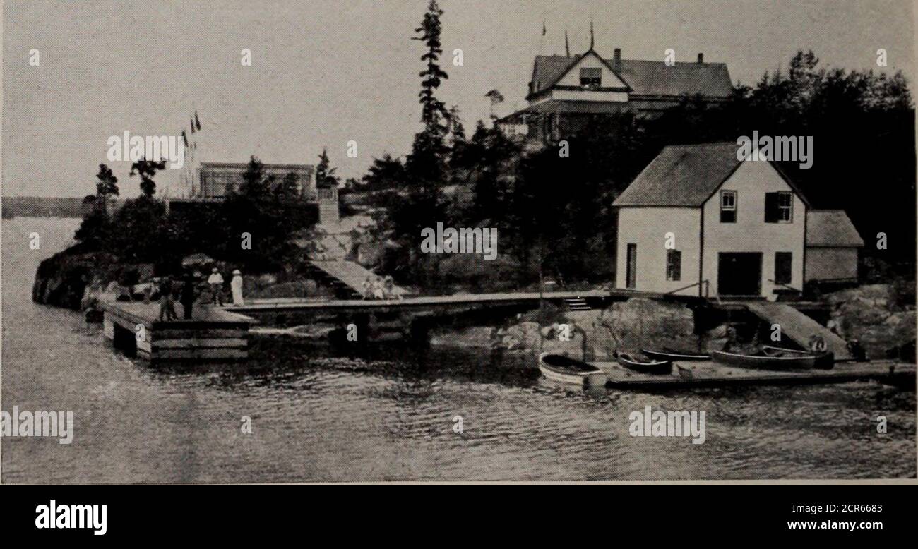 . Les terrains de jeux du Canada; un court traité sur les centres touristiques, de pêche et de chasse, accessible par le réseau ferroviaire de Grand Trunk . e de ces bateaux. Tous les articles de literie, vaisselle et ustensiles de cuisine, etc., sont fournis par la compagnie.barques et canoës sont également fournis par cette compagnie à des tarifs raisonnable. Pour plus de détails, communiquez avec la French River & Nipissing navigation Company, Sturgeon Falls (ont.) Service de bateaux à vapeur.—à compter du 2 juillet et tout au long de la saison touristique, la French River & Nipissing Navi-gation Company, Ltd., exploitera un service de bateaux à vapeur quotidien entre North Bay an Banque D'Images