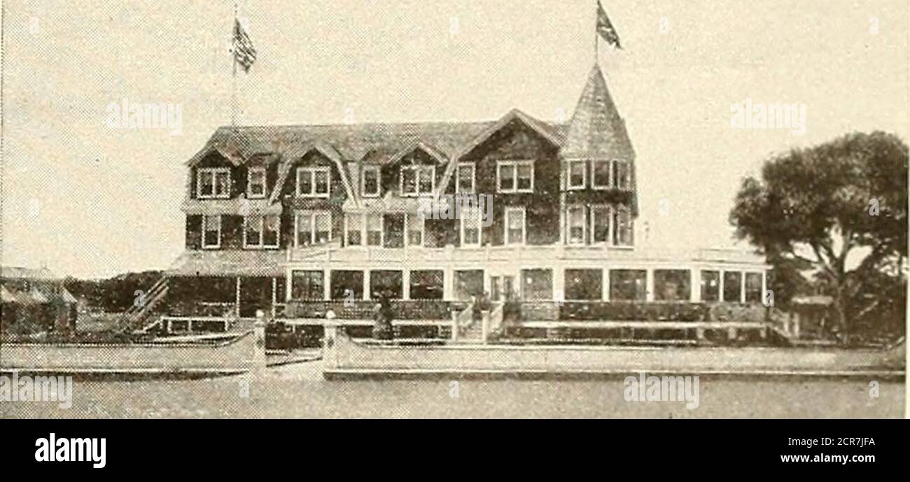 . Long Island et la vie réelle, long Island chemin de fer . La Misiimi€)gime SOUTH JAMESPOMT, L„ 1 = CETTE nouvelle et belle maison est située dans le magnifique village de South Jamesport, à quelques pieds de la baie Peconic, célèbre pour ses avantages de voile, pêche et baignade. Téléphone longue distance. Conditions raisonnables. Toutes les demandes de conseil d'administration doivent être adressées à lo SEYMOUR COMWIN South Jamesport, L. I.. AV 5-Mile look ery s D-iviiic RESTAURANT ET CAFÉ C . H . M U R D O C K . II a n a ji e r SHORE DINNERS UN FEATUREALL TYPES DE COQUILLAGES À LA CARTE SEULEMENT LE CANOTAGE ET BATHINGBlu Banque D'Images