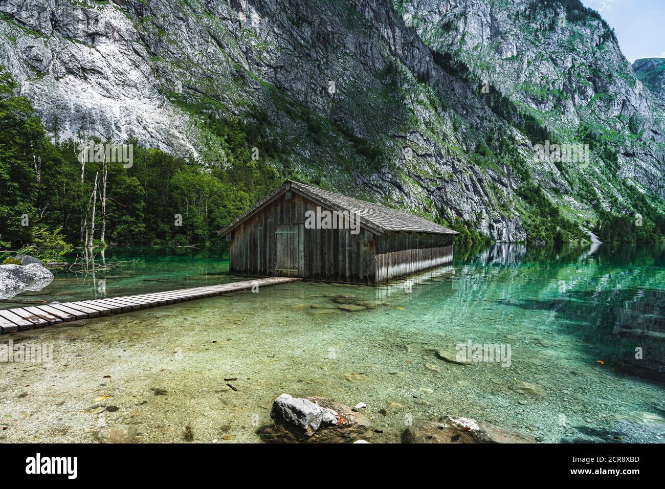 Boathouse avec jetée, Obersee, Koenigssee, Berchtesgadener Land, Berchtesgaden, Bavière, Allemagne, Europe Banque D'Images