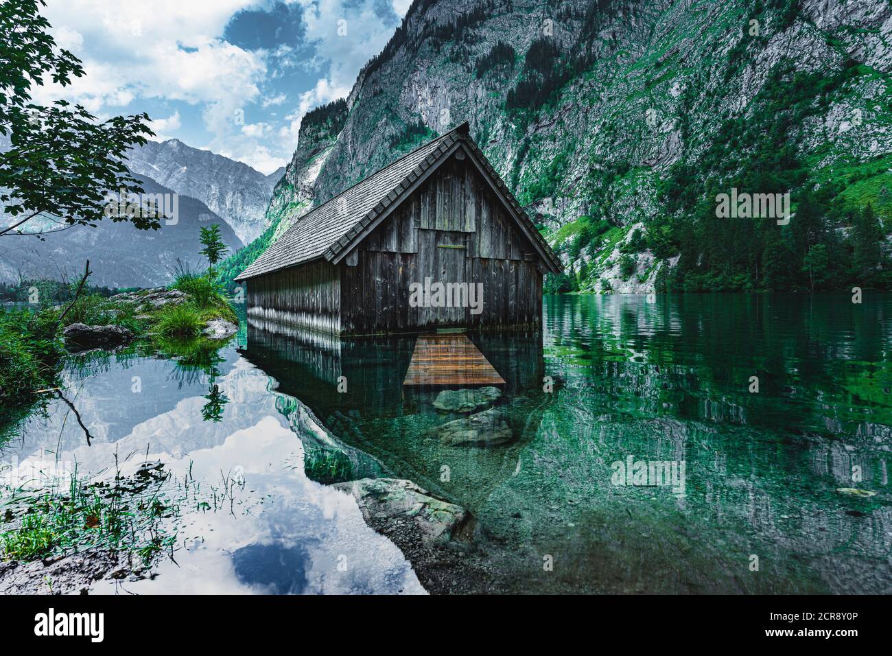 Boathouse avec jetée, Obersee, Koenigssee, Berchtesgadener Land, Berchtesgaden, Bavière, Allemagne, Europe Banque D'Images
