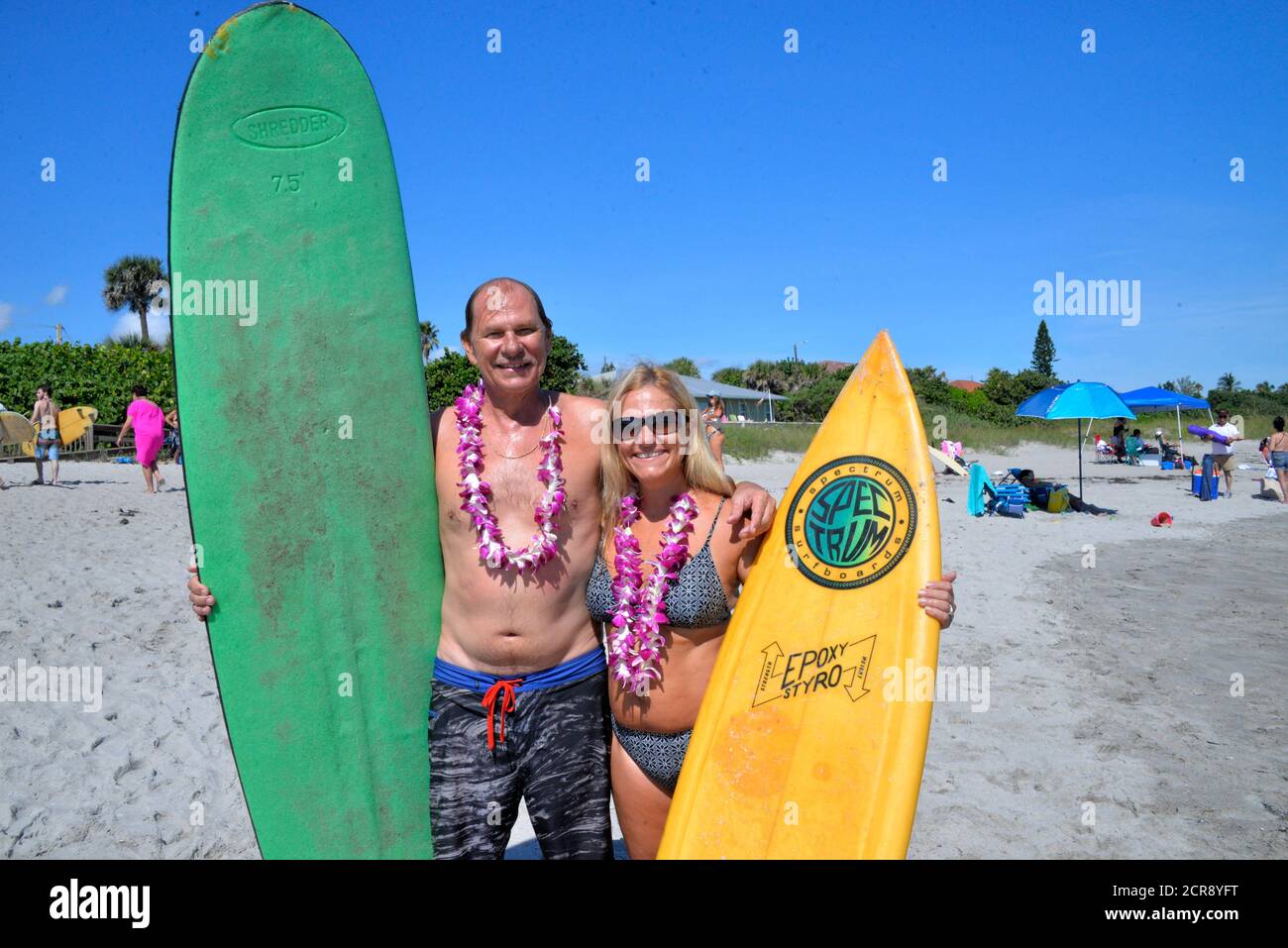 Melbourne Beach, comté de Brevard, Floride, États-Unis. 19 septembre 2020. Pagayez dans le mémorial de la légende du surf du comté de Brevard et de la pêche locale capitaine George 'Tommy' Smith. Tommy était la figure de père adoptée pour tant de surfeurs qui ont grandi dans le comté de Brevard. Toujours souriant, arguant et vivant la vie au maximum. Crédit : Julian Leek/Alay Live News Banque D'Images