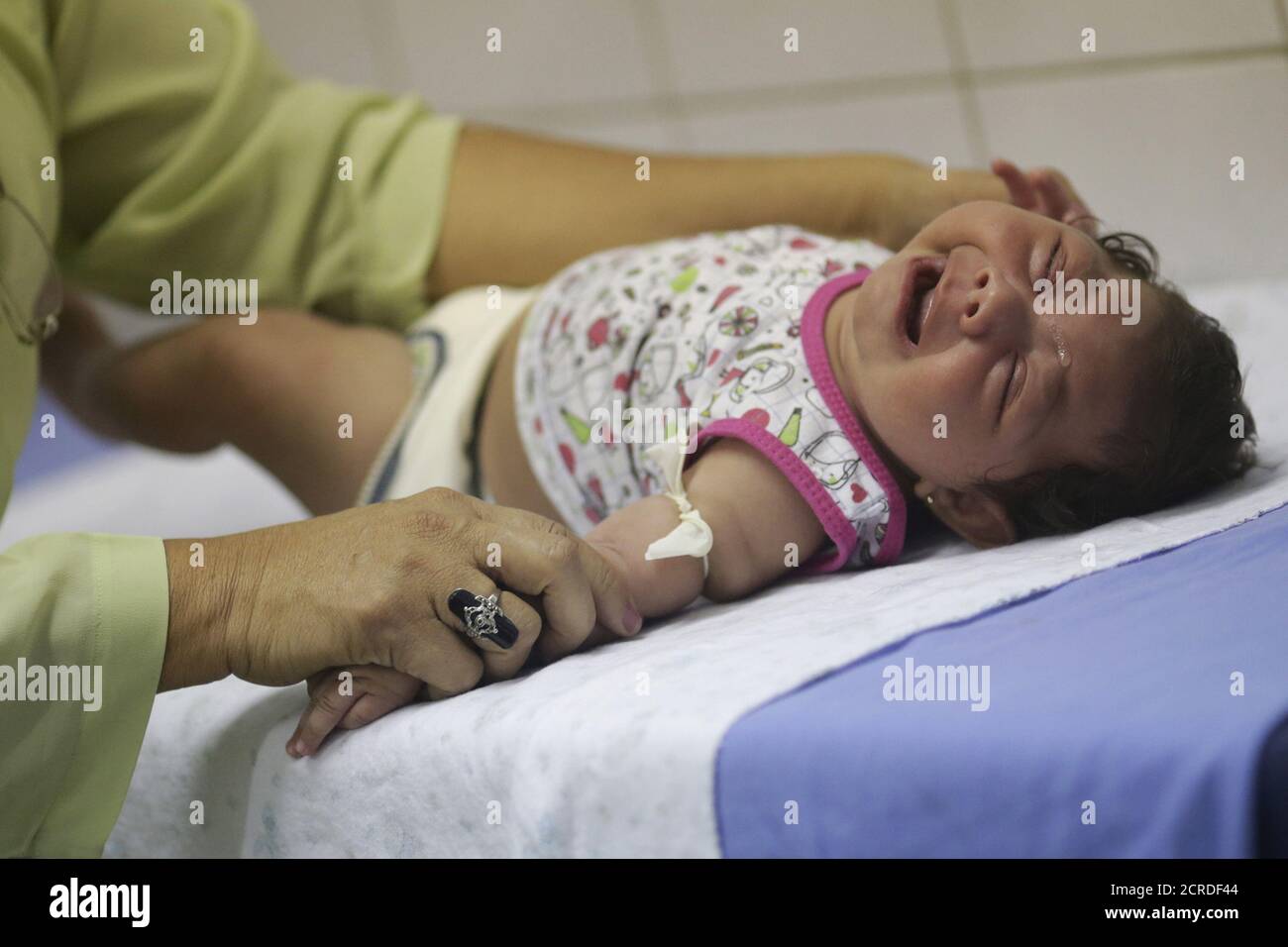 Zika Virus And Baby Banque D Image Et Photos Alamy Zika Virus And Baby Banque D Image Et Photos Alamy