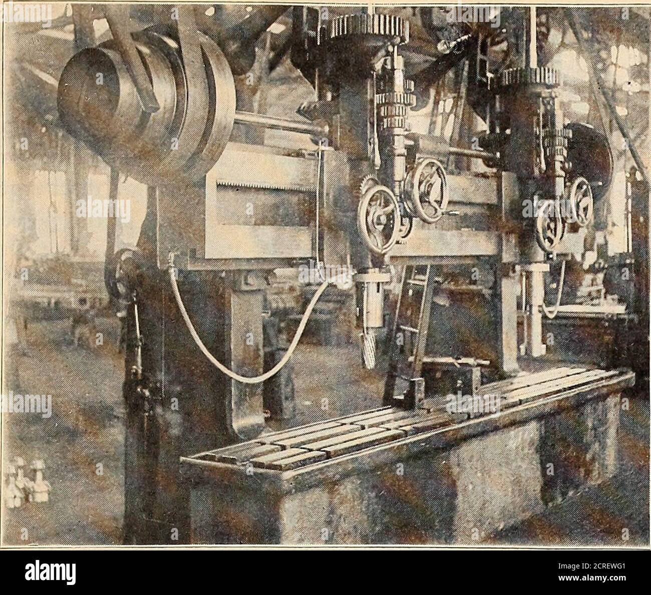 . Maître mécanicien de chemin de fer [microforme] . Figure 10—Generating Units, C, M. & St. P. Ry, février 1904. MAÎTRE MÉCANICIEN DE CHEMIN DE FER 51. Banque D'Images