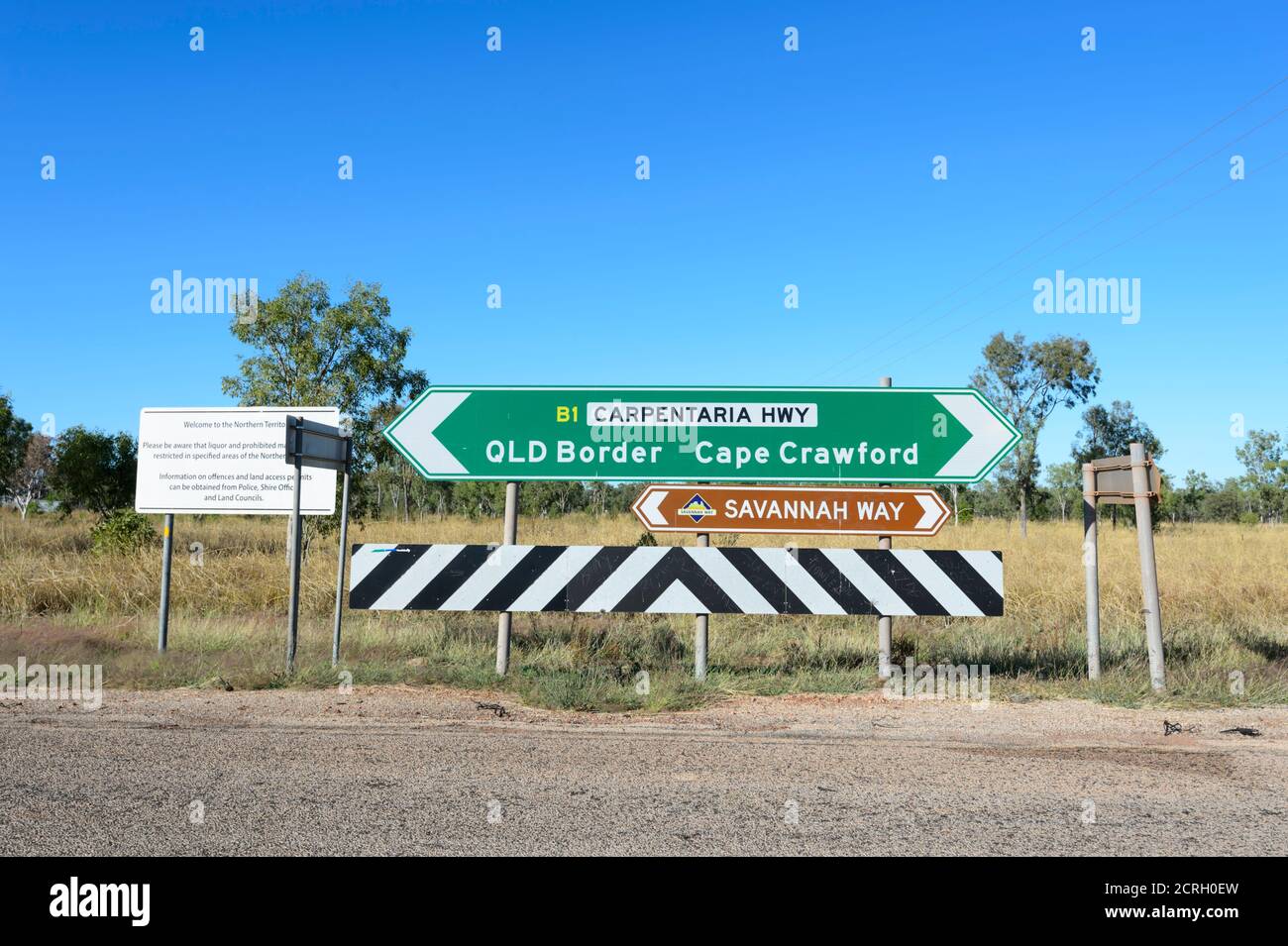 Indications d'accès sur la Carpentaria Highway, près de Borroloola, territoire du Nord, territoire du Nord, Australie Banque D'Images