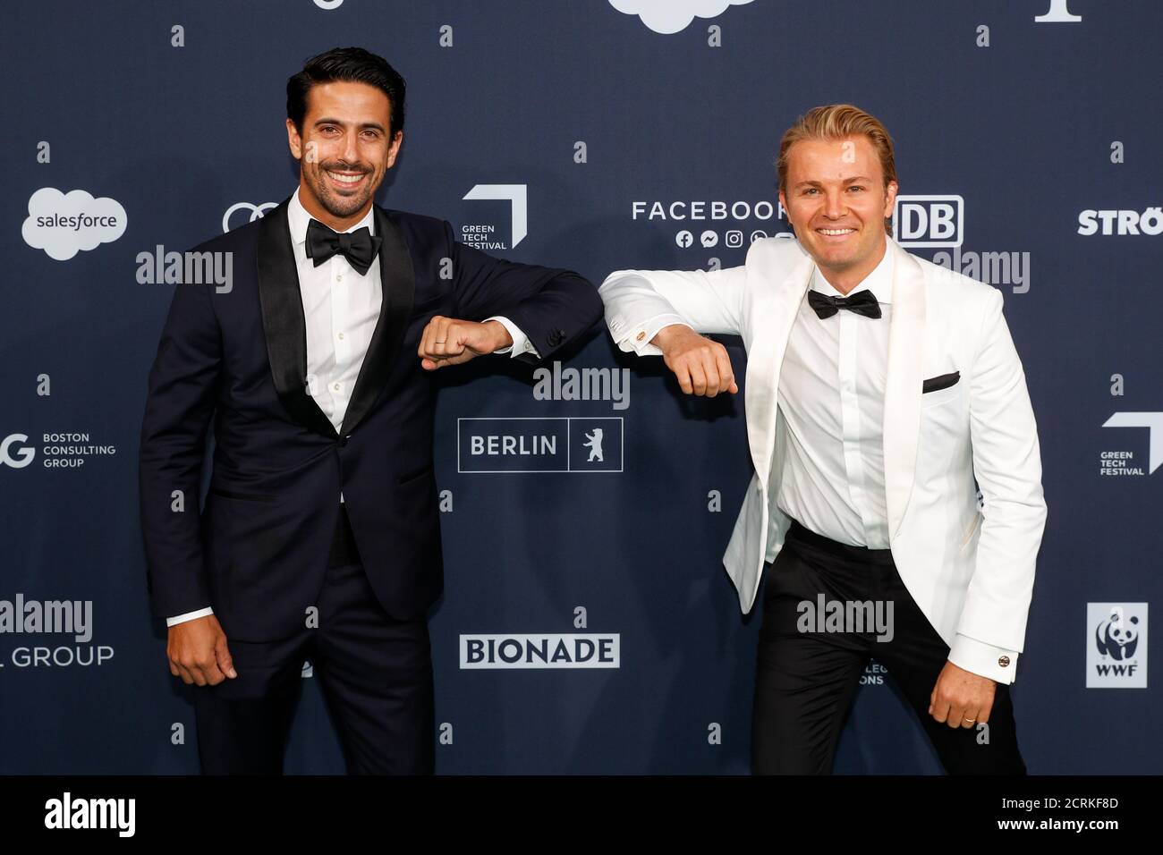 Berlin, Allemagne. 18 septembre 2020. Lucas di Grassi (l) et Nico Rosberg viennent aux Green Awards 2020 à la centrale. Credit: Gerald Matzka/dpa-Zentralbild/ZB/dpa/Alay Live News Banque D'Images