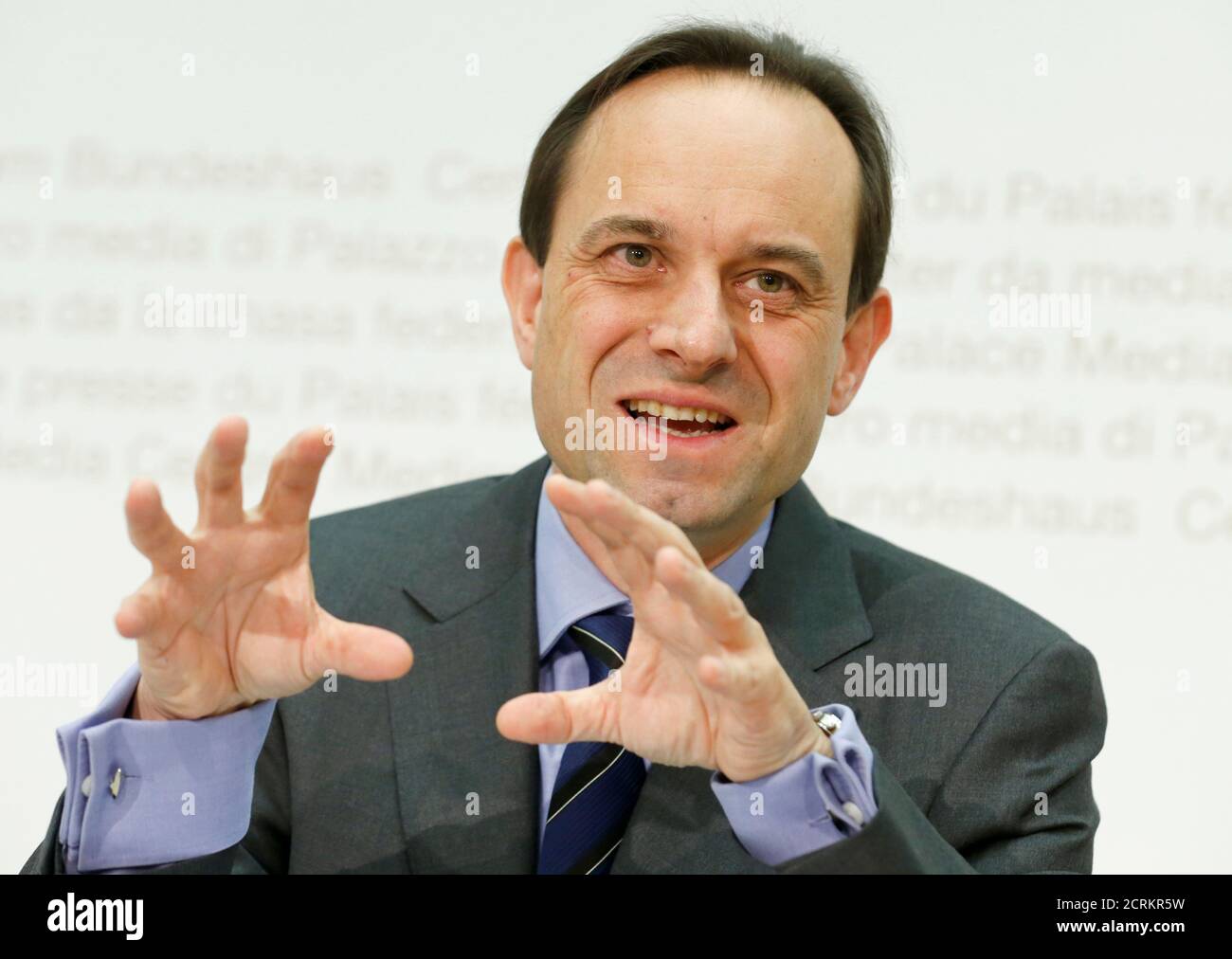 Swiss Financial Market Supervisory Authority (FINMA) Chief Executive Mark  Branson attends a news conference in Bern, Switzerland April 4, 2017.  REUTERS/Denis Balibouse Photo Stock - Alamy