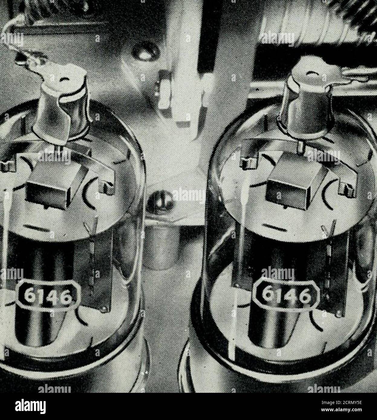 Tvq Par Exemple Regardez    L Amplificateur Final De Johnsons Viking Ii Deux Tubes D Alimentation A Faisceau Rca 6146 En Parallele Fournissent Un Signal Wallap Qui Emisse L Histoire Dans Les Bandes Amateurs Voici