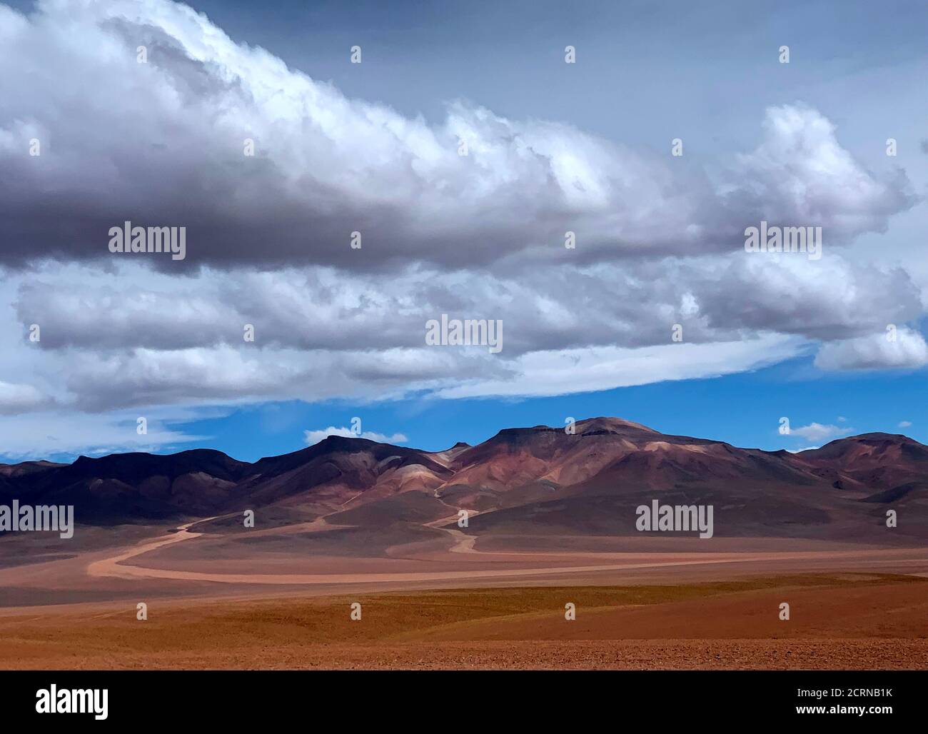 Montagnes colorées de sept couleurs dans le désert de Siloli d'Uyuni, Altiplano bolivien, Amérique du Sud. Couleurs Montana del cinco. Magnifique désert aride Banque D'Images