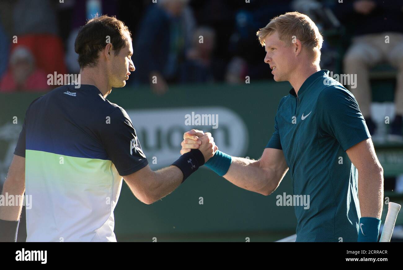 Andy Murray et Kyle Edmund secouent les mains sur le filet après qu'Edmund a gagné dans deux ensembles droits 2-0 nature Valley International. IMAGE :© MARK PAIN / ALAMY Banque D'Images