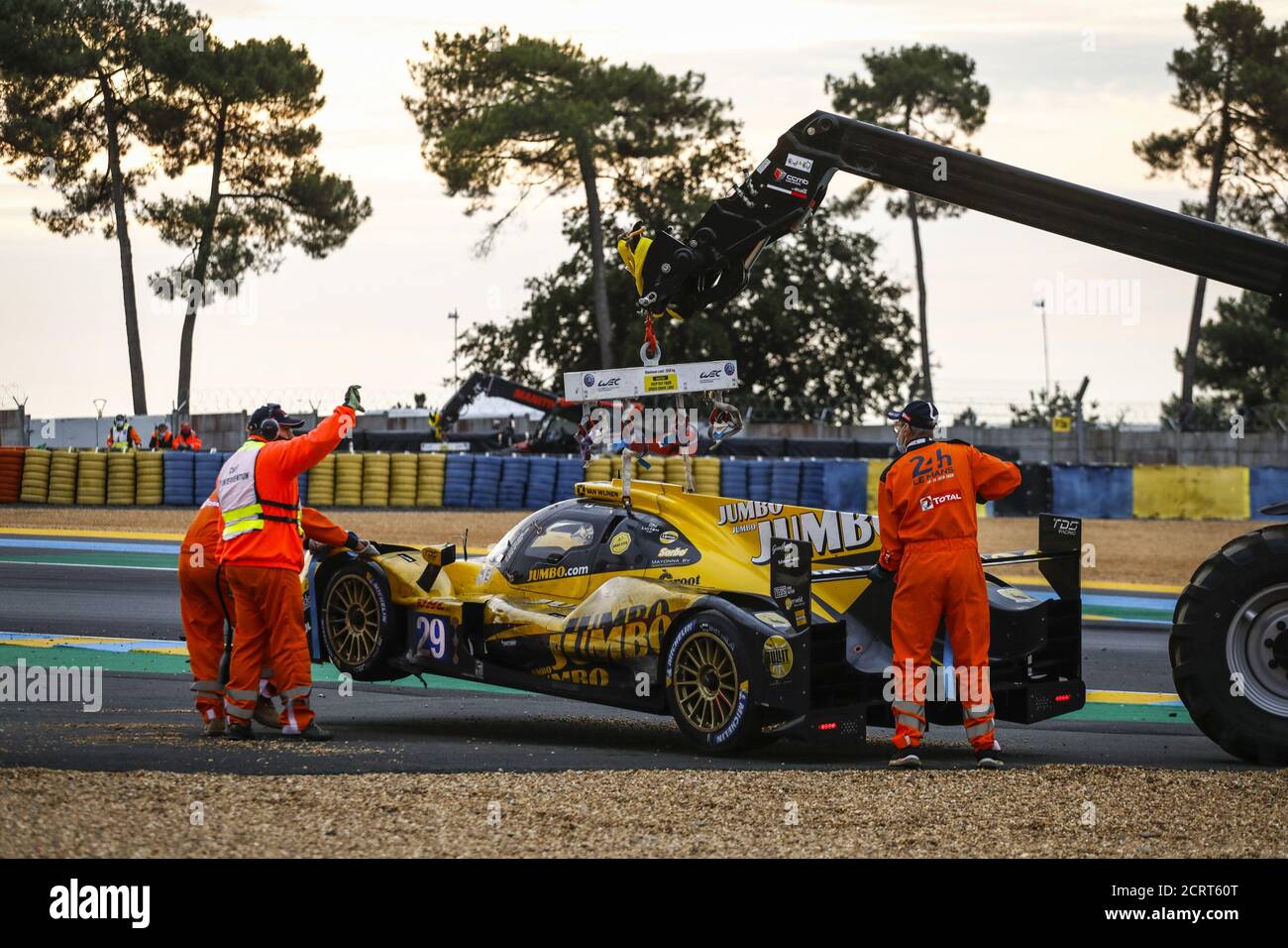 Le Mans, France. 20 septembre 2020. 29 Van Eerd Frits (ndl), Van der Garde Giedo (nld), de Vries Nyck (nld), Racing Team Nederland, Oreca 07-Gibson, action, crash, accident, pendant les 2020 24 heures du Mans, 7e tour du Championnat mondial d'endurance FIA 2019-20 sur le circuit des 24 heures du Mans, Du 16 au 20 septembre 2020 au Mans, France - photo Francois Flamand / DPPI crédit: LM/DPPI/Francois Flamand/Alamy Live News Banque D'Images