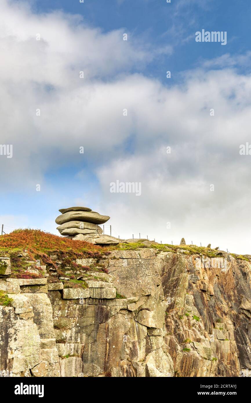 Les rochers jalonnés de la carrière de Cheesewring et de pierre sur Bodmin Moor, en Cornouailles, en Angleterre Banque D'Images