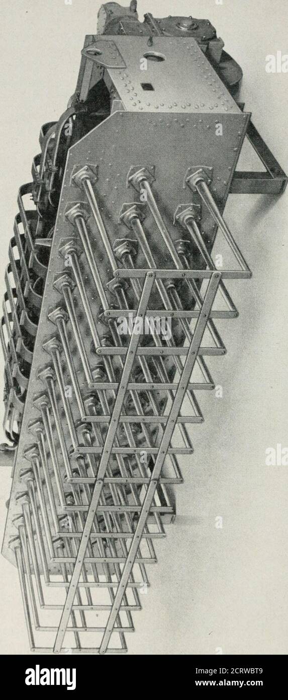 . Le journal technique du système Bell . rn varie lentement en fonction de la vitesse de phase et de la distribution de l'amplitude le long de l'axe. Comme indiqué dans les Fig. 1 et 2, ces quantités sont des fonctions de variation lente de X sur une gamme considérable de proportions de polyrodes. At développé par M. D. H. RiiiiiiR. 0.5 1.0 1.5 2.0 2.5 3.0 3.5 4.0 4.5 5.0 5.5 6.0 DISTANCE DE L'ALIMENTATION, I, EN LONGUEURS D'ONDE 1.0 ^ H MATÉRIEL STYRAMIC NOISEGAININ DB 16.5 / P1 CAOUTCHOUC DUR ^-^ / C 1 I 5 BUTYRATE D'ACÉTATE 90 4 I I 1 T 1 / *N V O K? ^ ^^ ^i -50 -40 -30 -20 -10 0 10 20 30 40 50 DEGRÉS hors AXE Fig. 12—effet de la perte diélectrique sur le poly Banque D'Images