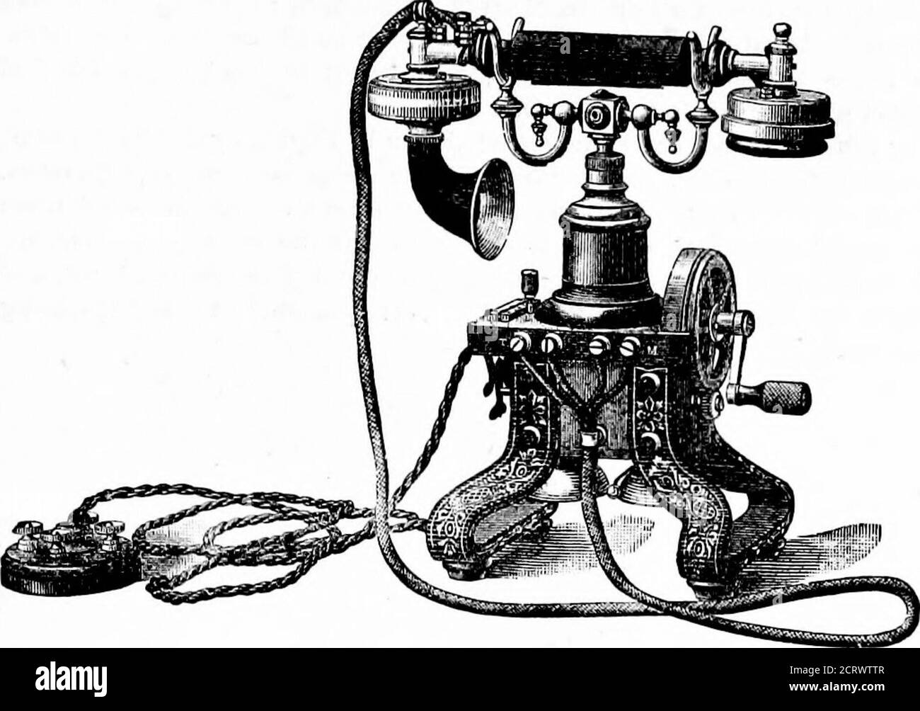 . Le système téléphonique du bureau de poste britannique. Un manuel pratique . Figure 40. Arrangements de court-circuitage. 5t il y a quelques générateurs de magnéto qui sont joints de manière à couper la sonnerie de magnéto et l'anneau directement sur la ligne, mais il est très questionnablesi c'est tout à fait un avantage. La force requise pour tourner la poignée lorsque le fil est débranché et que le circuit est terminé est très différente, de sorte que cette indication peut être insuffisante. Ce plan est adopté dans le cadre de la mise en service du système Call Wire à Manchester. Un autre plan pour bringi Banque D'Images