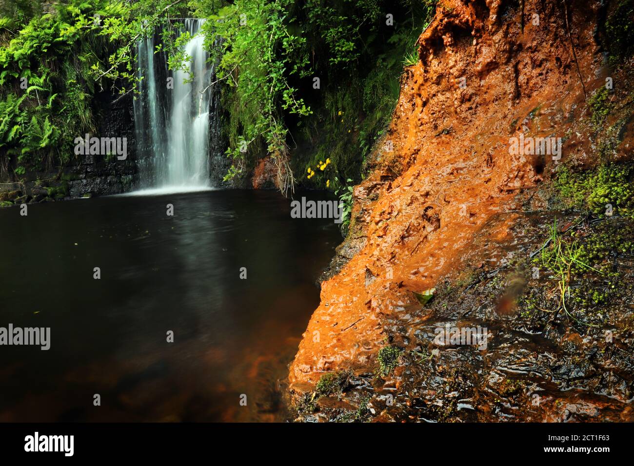 Cascade et rivière dans le lancashire Banque D'Images