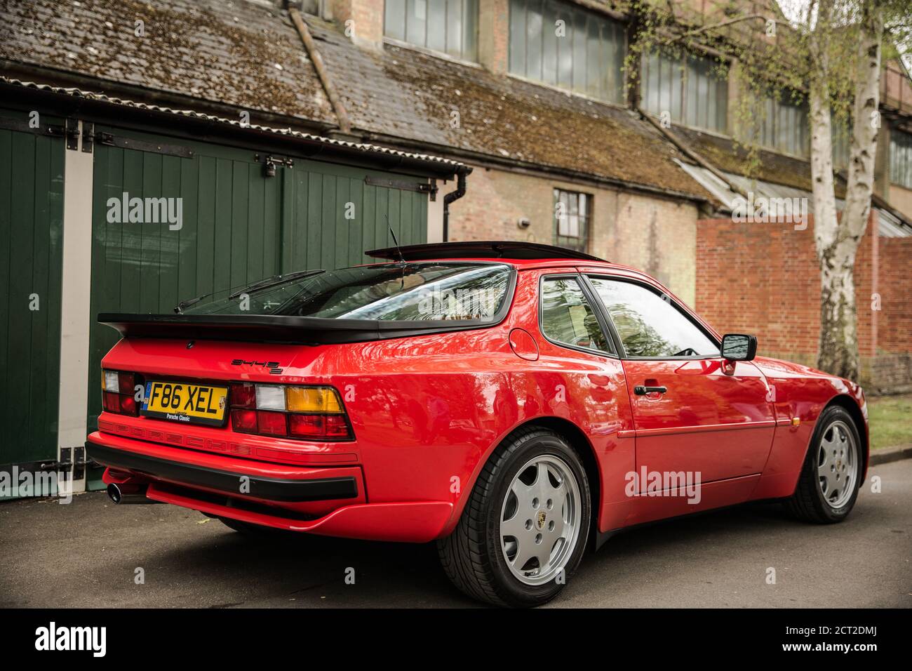 Une Porsche 944S 2 exposée au Bicester Heritage Scramble du dimanche Banque D'Images