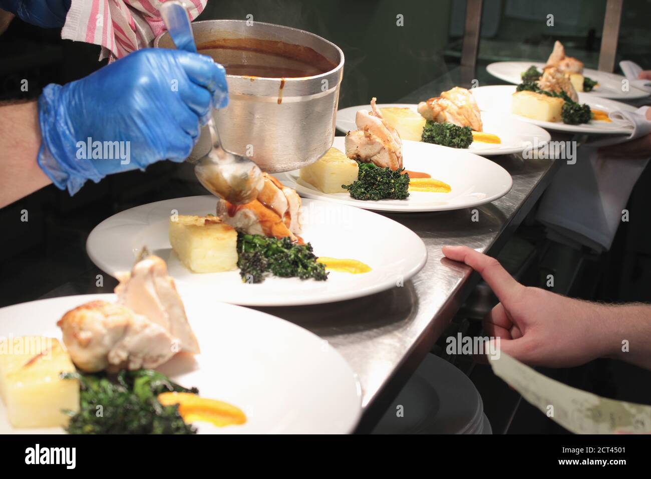 Dans la cuisine des aliments dorés Banque D'Images