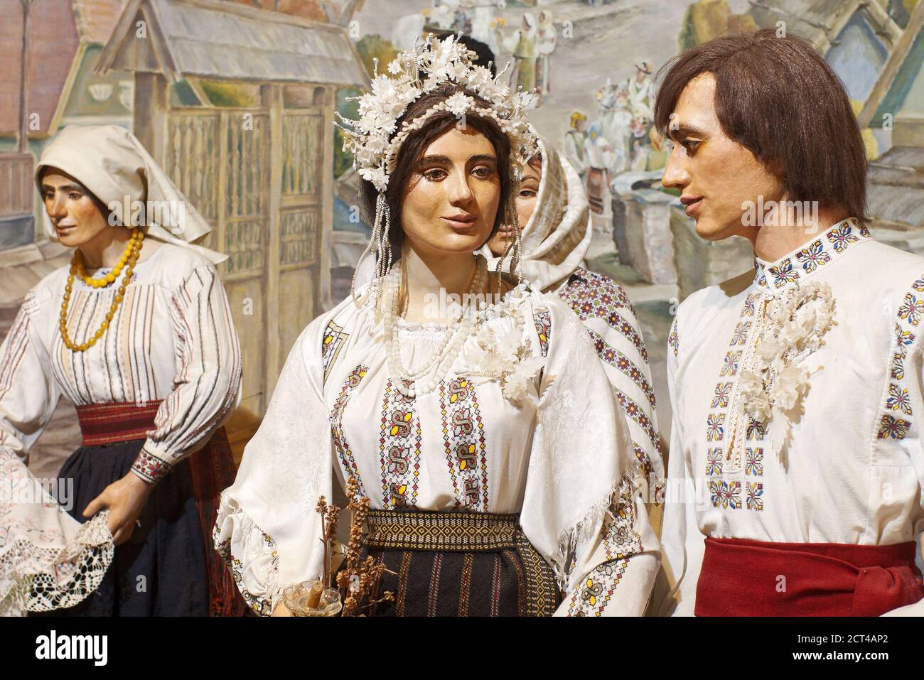 Mannequins de personnes en costumes traditionnels d'Europe de l'est Banque D'Images