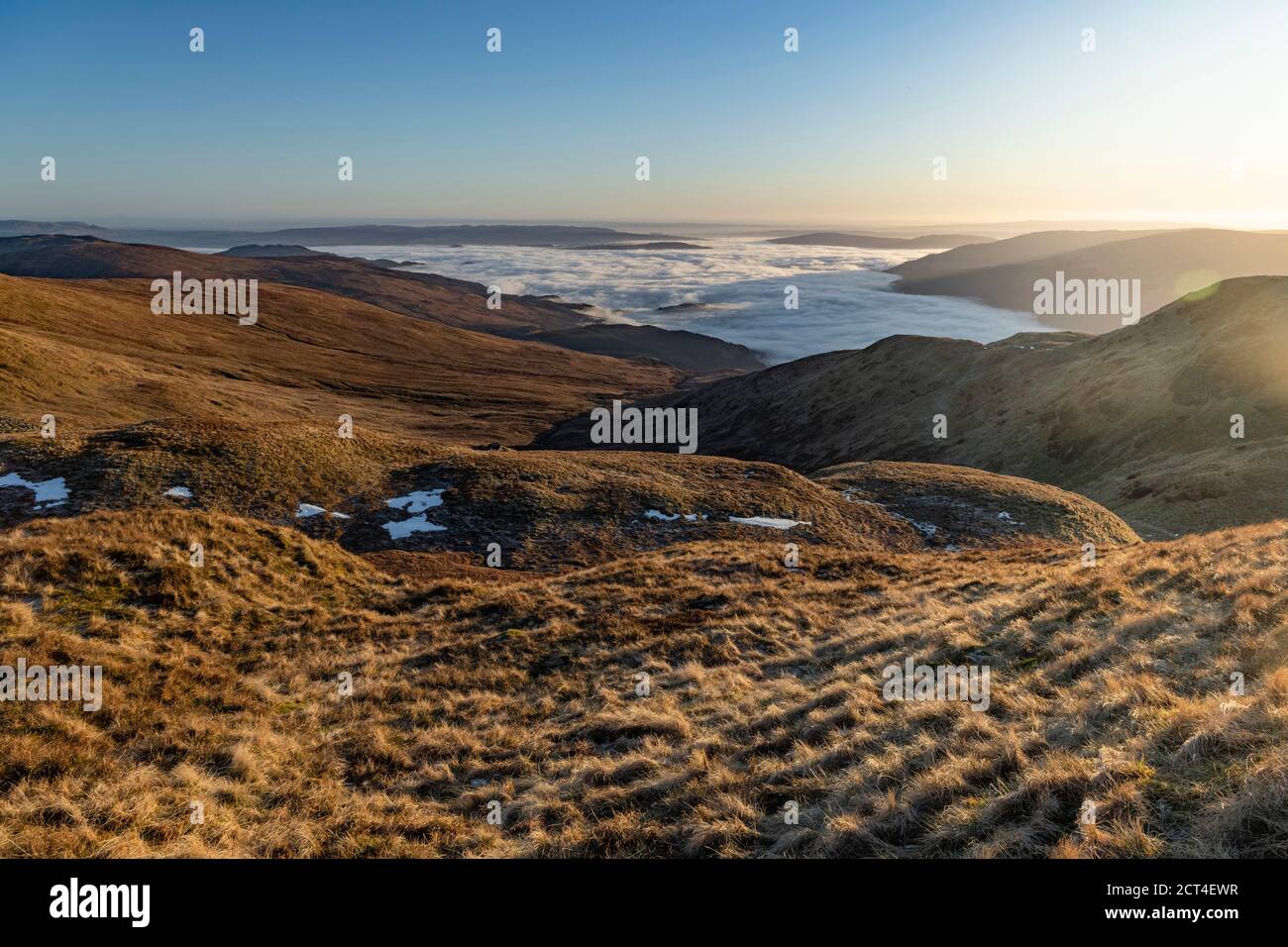 Paysage de montagne des Highlands écossais au coucher du soleil, pris lors de la randonnée jusqu'à Ben Lomond dans le parc national de Trossachs, Écosse, Royaume-Uni, Europe Banque D'Images