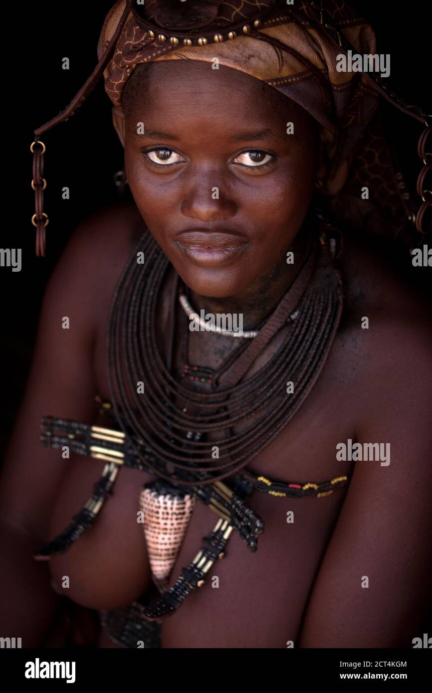 Une femme Himba de Namibie. Banque D'Images
