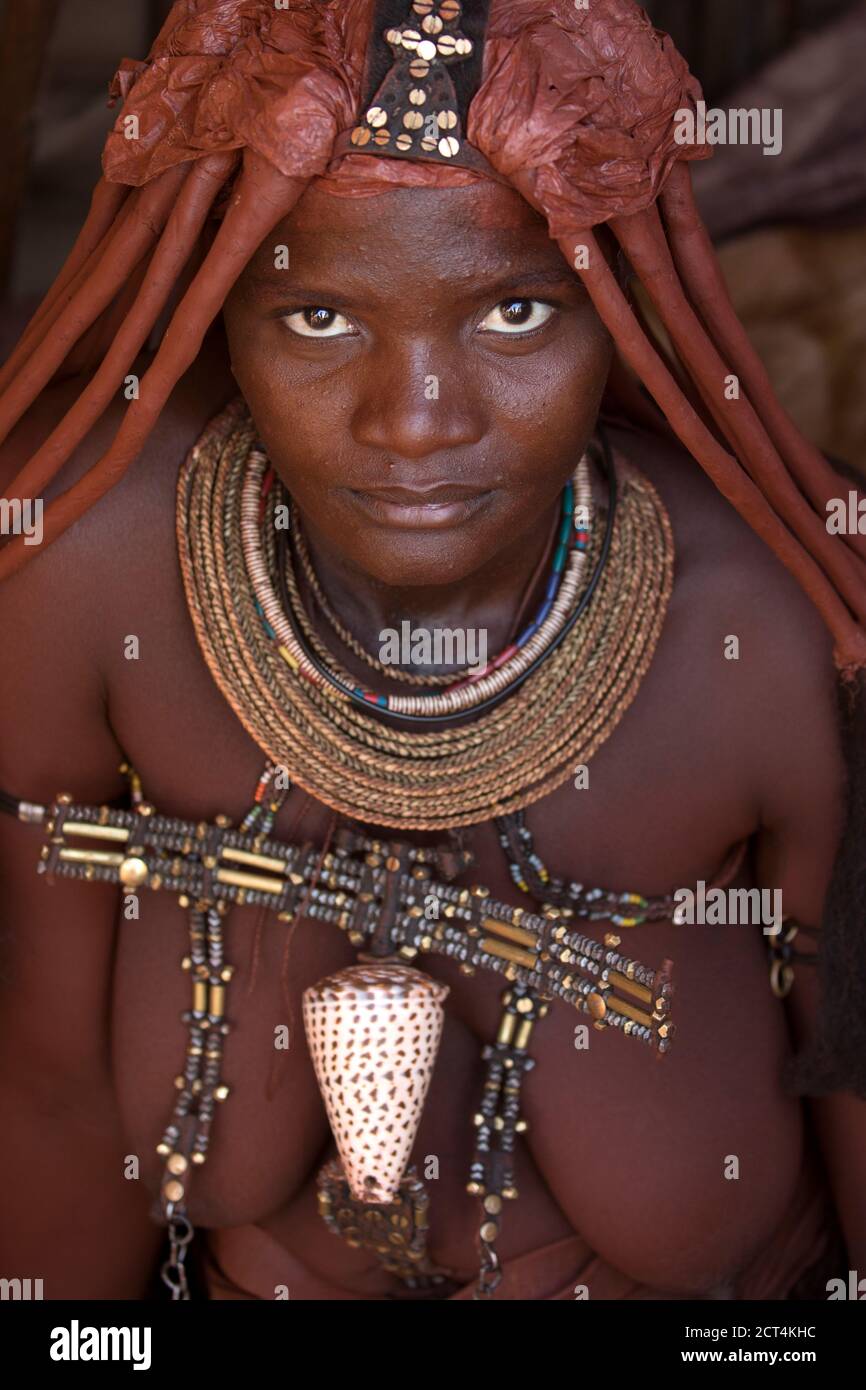 Une femme Himba de Namibie. Banque D'Images
