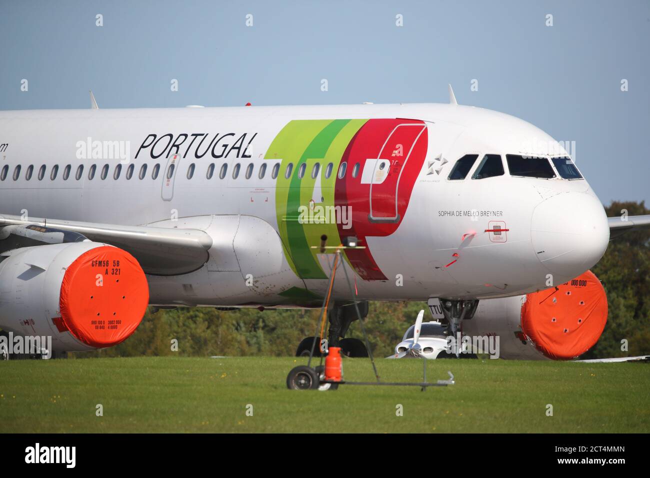 TAP Air Portugal Airbus A319 CS-TTU en attente d'être démantelé à l'aéroport de Cotswold, Kemble, Gloucestershire, Royaume-Uni Banque D'Images