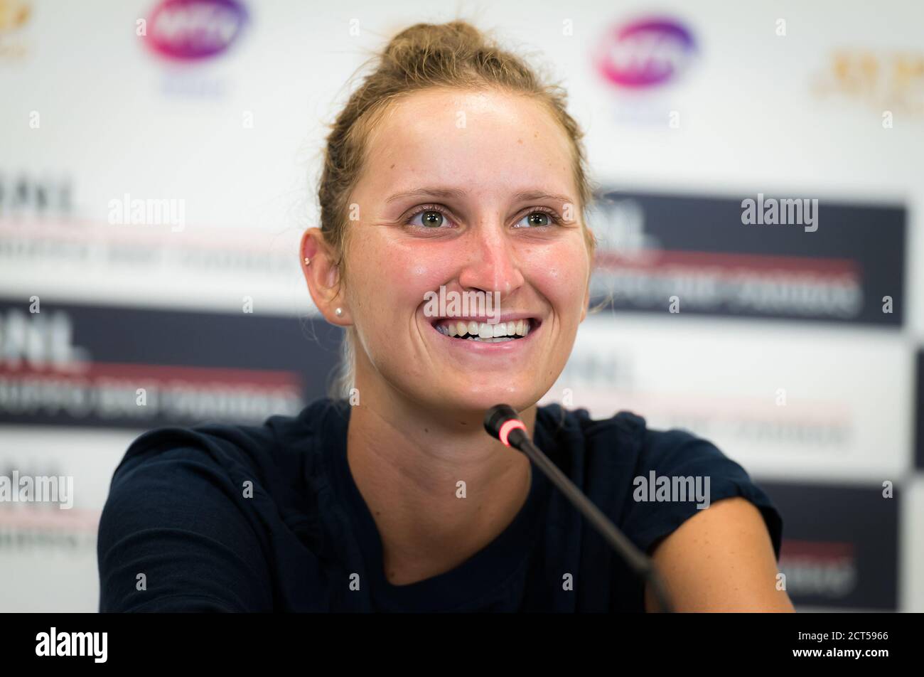 Marketa Vondrousova, de la République tchèque, parle aux médias Après son quart de finale match à l'Internazionali BNL d'Italia 2020 WTA Premier 5 tenni Banque D'Images