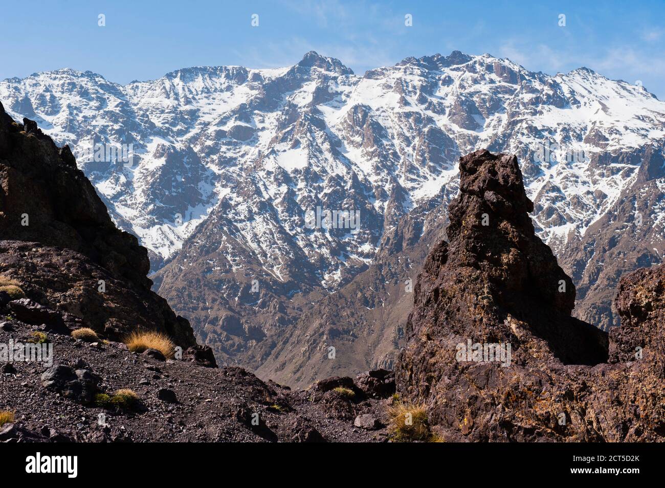 Paysage de montagne du Haut Atlas sur la promenade entre la station de ski d'Oukaimeden et Tacheddirt, montagnes du Haut Atlas, Maroc, Afrique du Nord, Afrique Banque D'Images