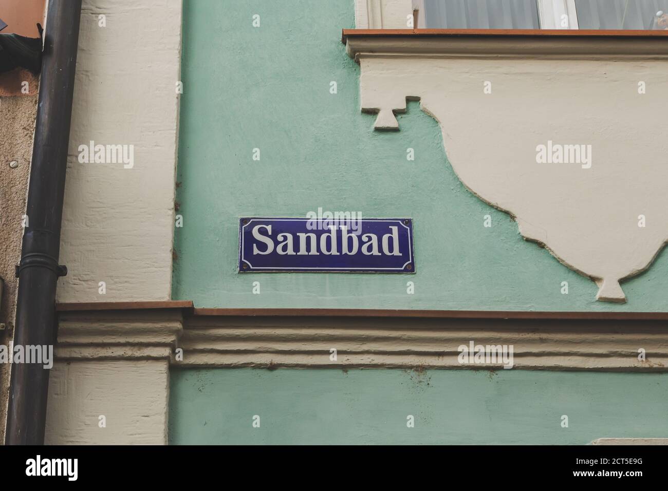 Sandbad rue nom à Bamberg, Bavière, Allemagne. Un nom de rue est un signe utilisé pour identifier les routes nommées Banque D'Images