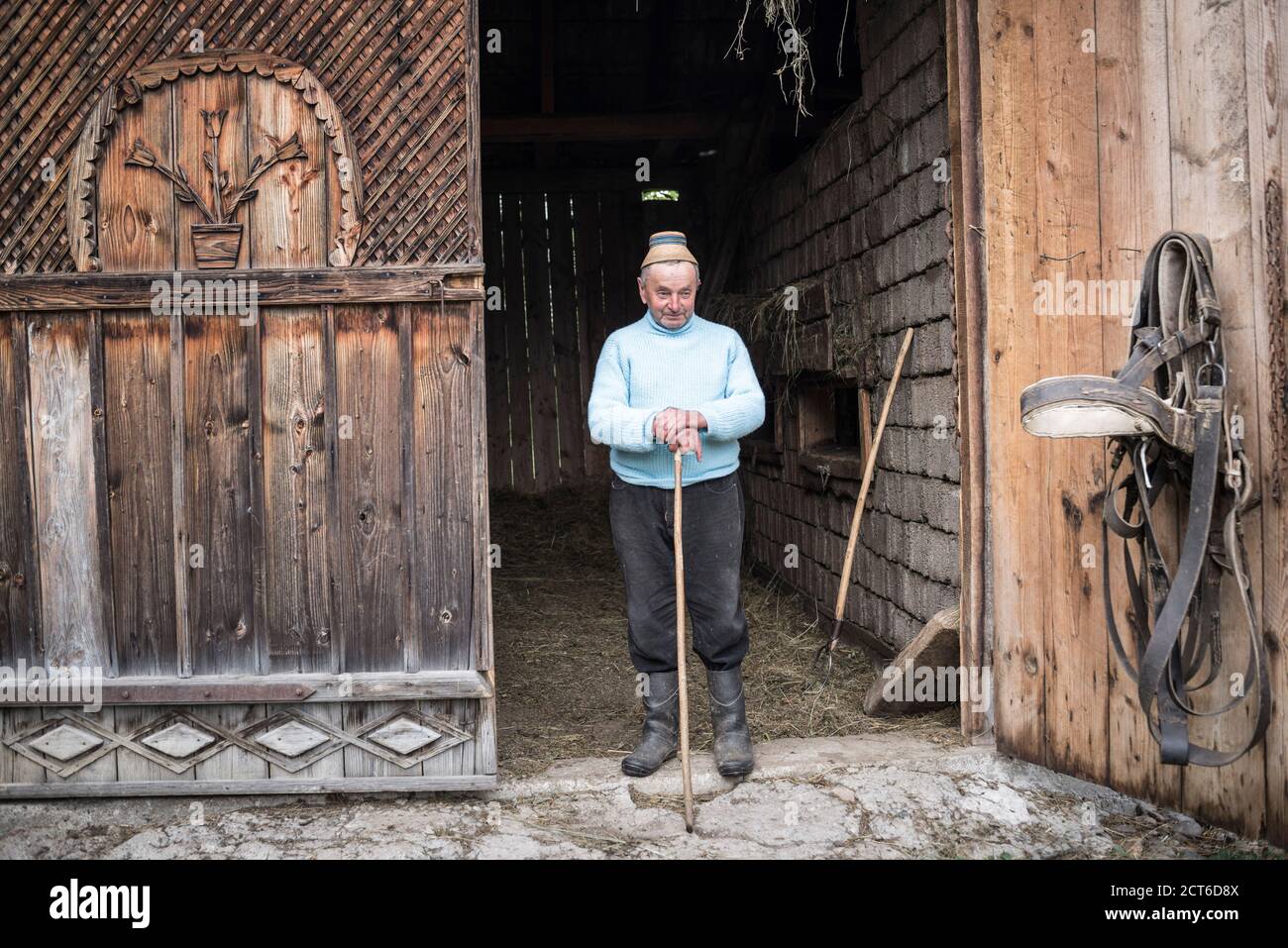Portrait d'un agriculteur à Breb (Brebre), Maramures, Roumanie Banque D'Images