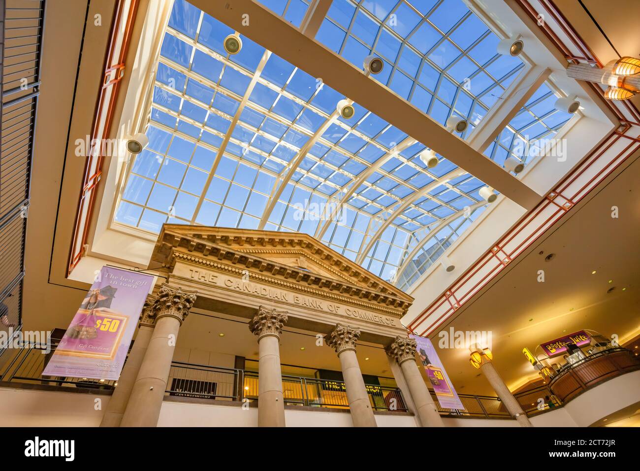 Intérieur du centre commercial Cornwall Centre au centre-ville de Regina, Saskatchewan, Canada Banque D'Images