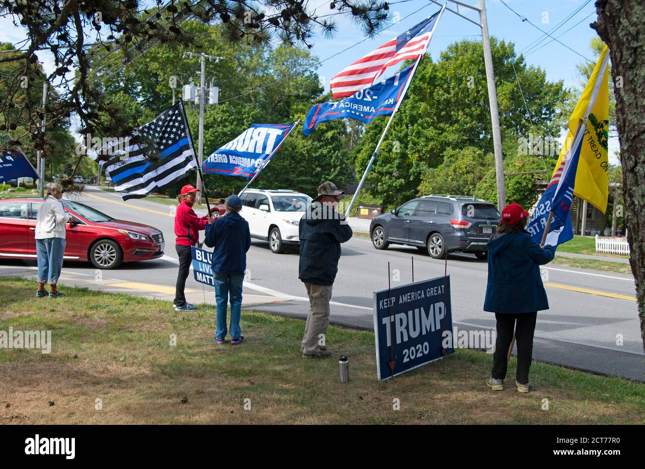 Rallye routier pour la réélection de Donald Trump à la présidence des États-Unis. Brewster, Massachusetts, on Cape Cod, États-Unis Banque D'Images