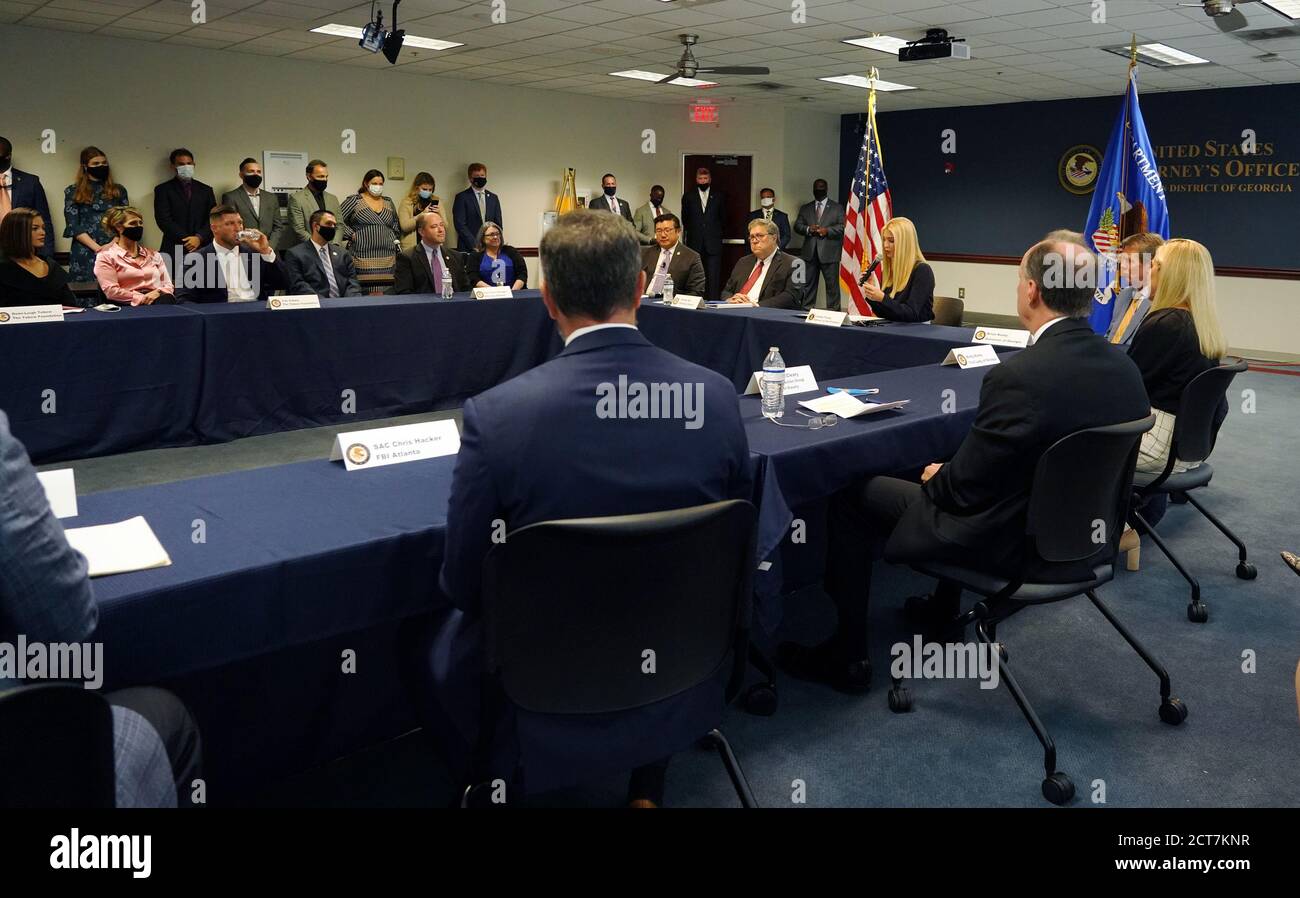 Atlanta, États-Unis. 21 septembre 2020. Le procureur général William Barr et Ivanka Trump prennent la parole au cours d'une discussion en groupe avec des fonctionnaires fédéraux et des détenteurs de parts au sujet de la lutte contre la traite des êtres humains à Atlanta, le lundi 21 septembre 2020. Photo de Tami Chappell/UPI crédit: UPI/Alay Live News Banque D'Images