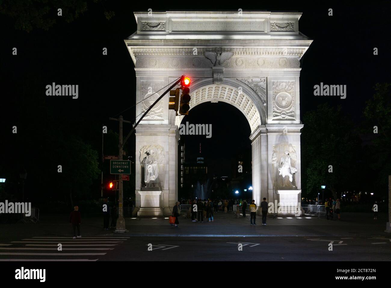 Washington Square Arch au Washington Square Park à New York pendant la nuit Banque D'Images