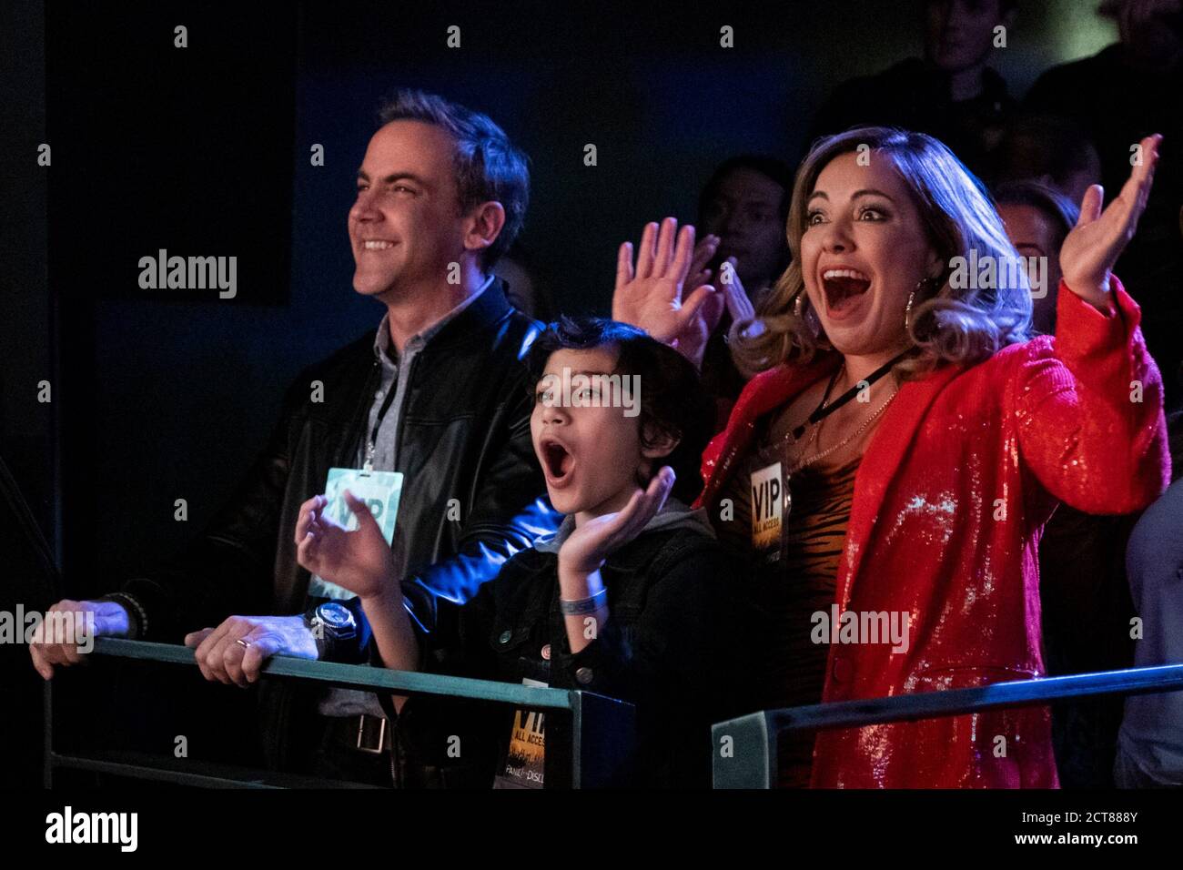 JULIE ET LES FANTÔMES, (alias JULIE et LES FANTÔMES), de gauche à droite Carlos Ponce, Sonny