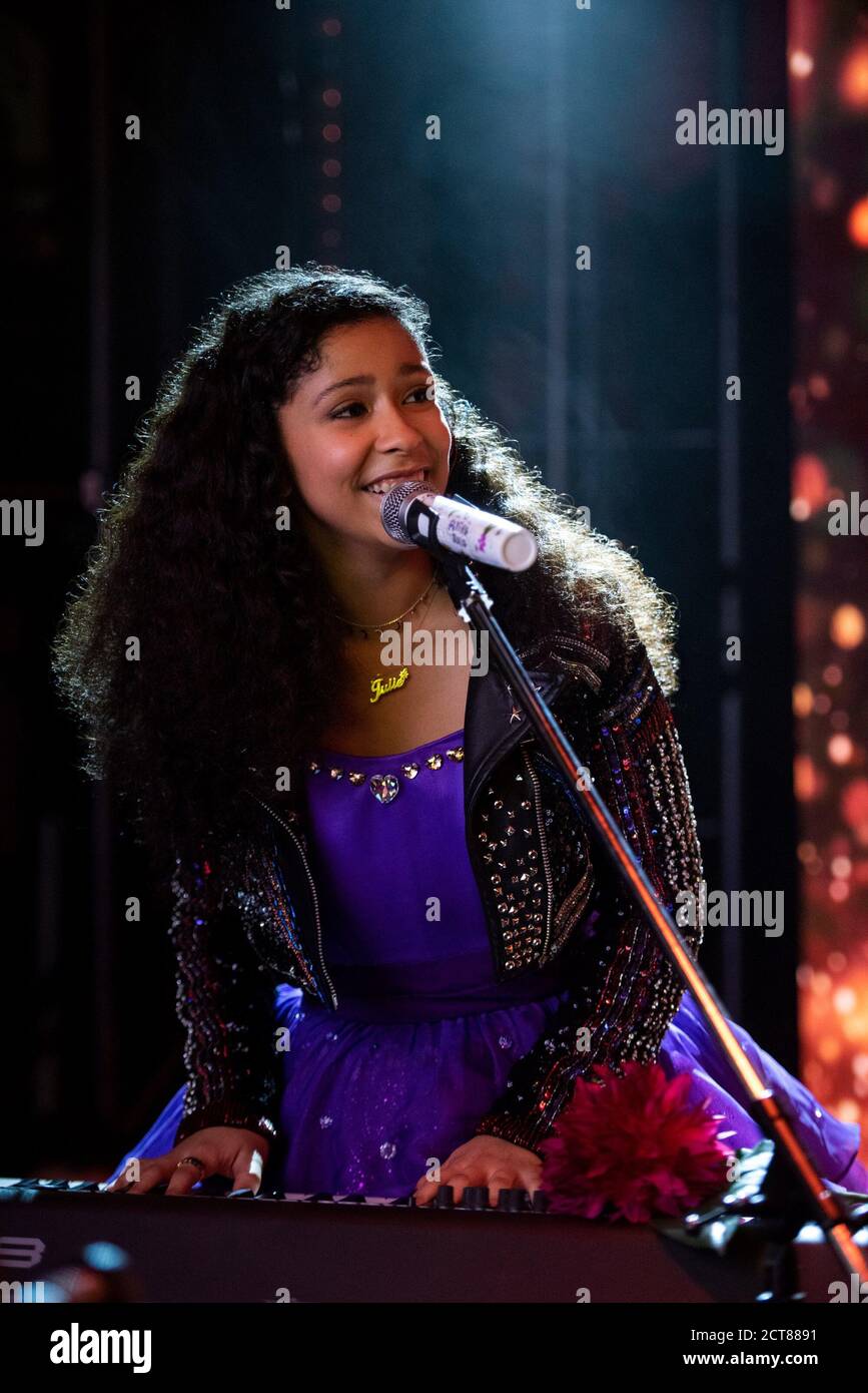 JULIE ET LES FANTÔMES, (alias JULIE et LES FANTÔMES), Madison Reyes, Stand Tall , (saison 1, ep