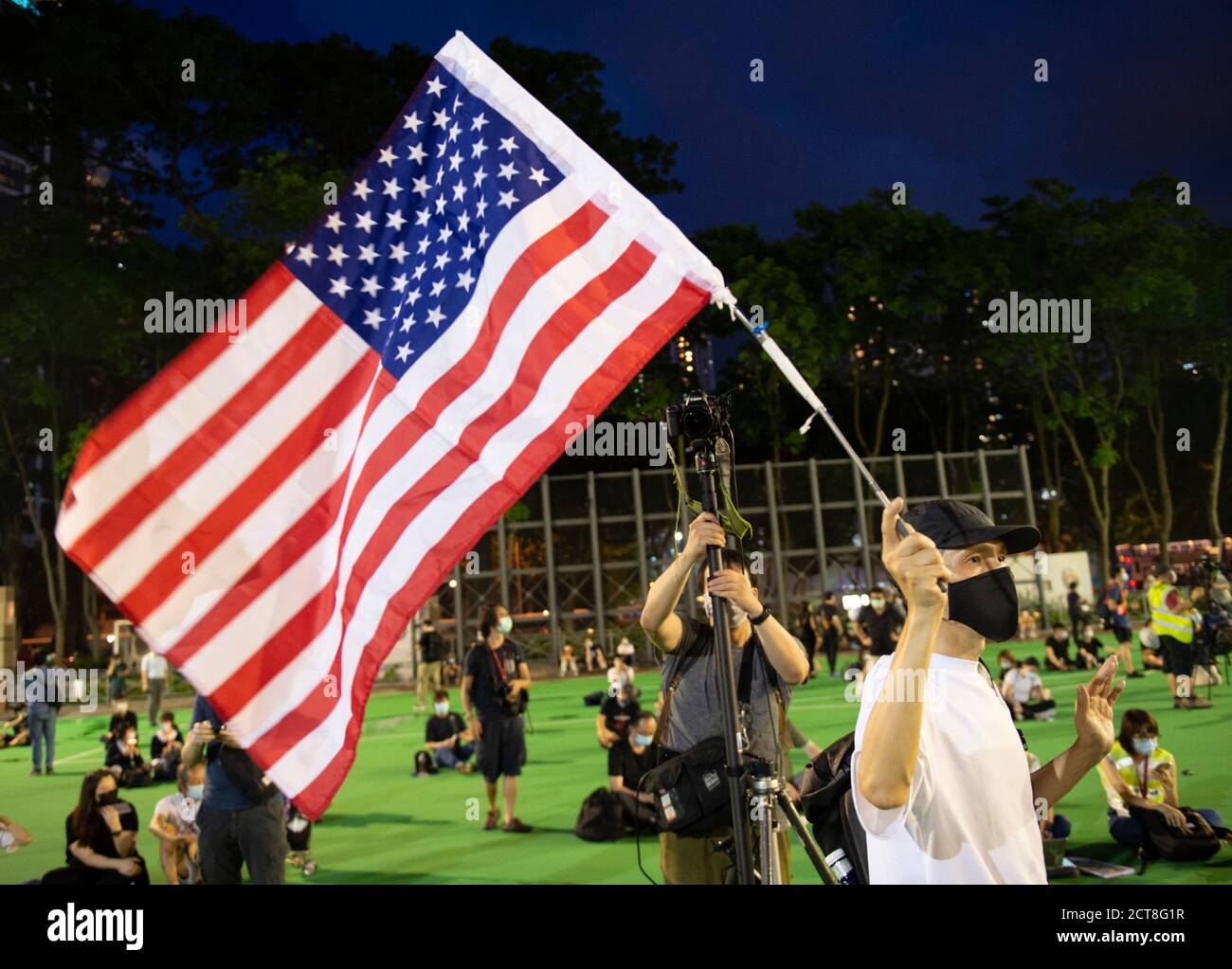 HONG KONG, HONG KONG SAR, CHINE : 4 JUIN 2020. Les foules se rassemblent dans le parc Victoria de Hong Kong pour une veillée pour le 31e anniversaire de la place Tiananmen Banque D'Images HONG KONG, HONG KONG SAR, CHINE : 4 JUIN 2020. Les foules se rassemblent dans le parc Victoria de Hong Kong pour une veillée pour le 31e anniversaire de la place Tiananmen Banque D'Images