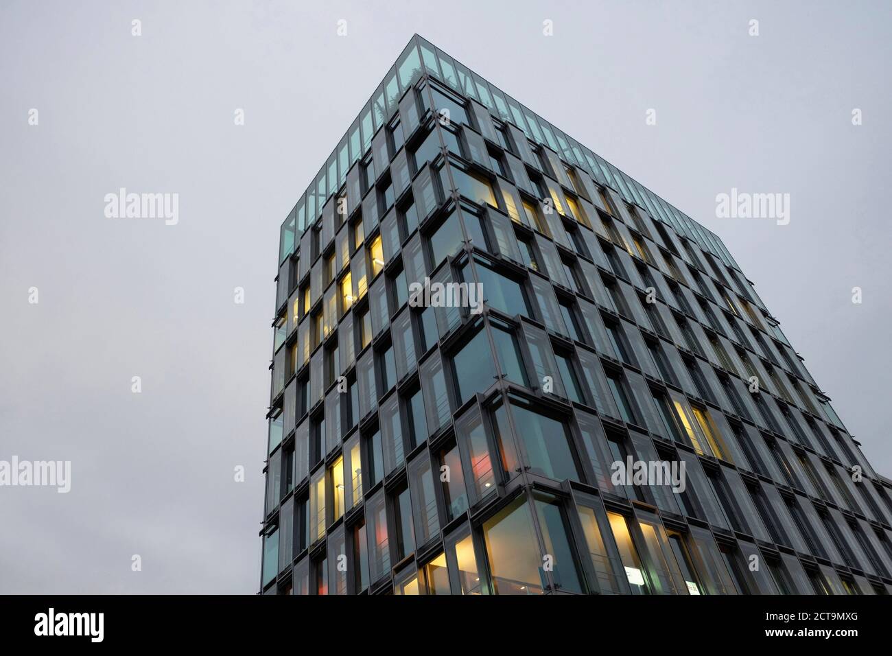 Allemagne, Cologne, au port du Rhin haut bâtiment Banque D'Images