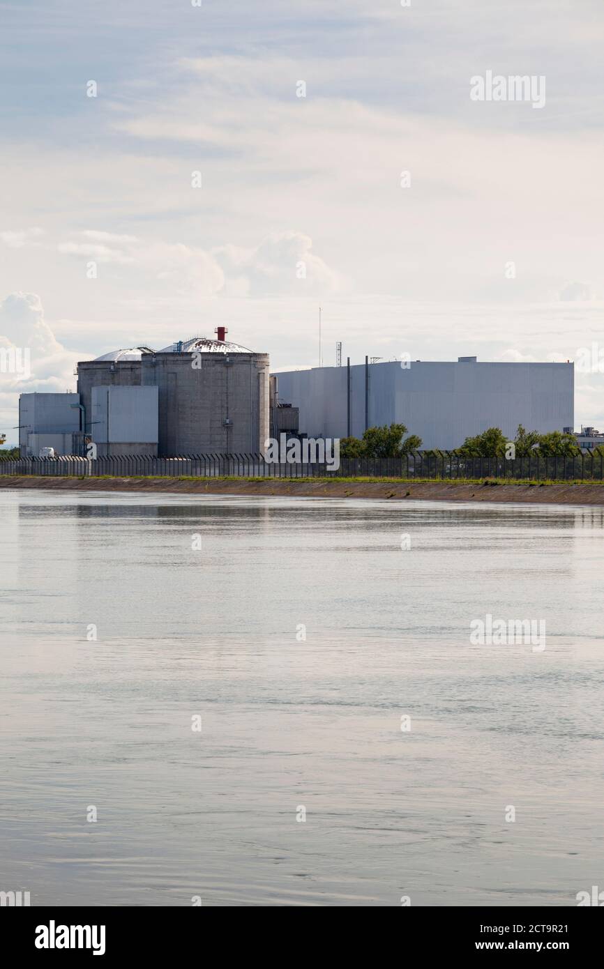 France, Alsace, vue de centrale nucléaire de Rhin Banque D'Images France, Alsace, vue de centrale nucléaire de Rhin Banque D'Images
