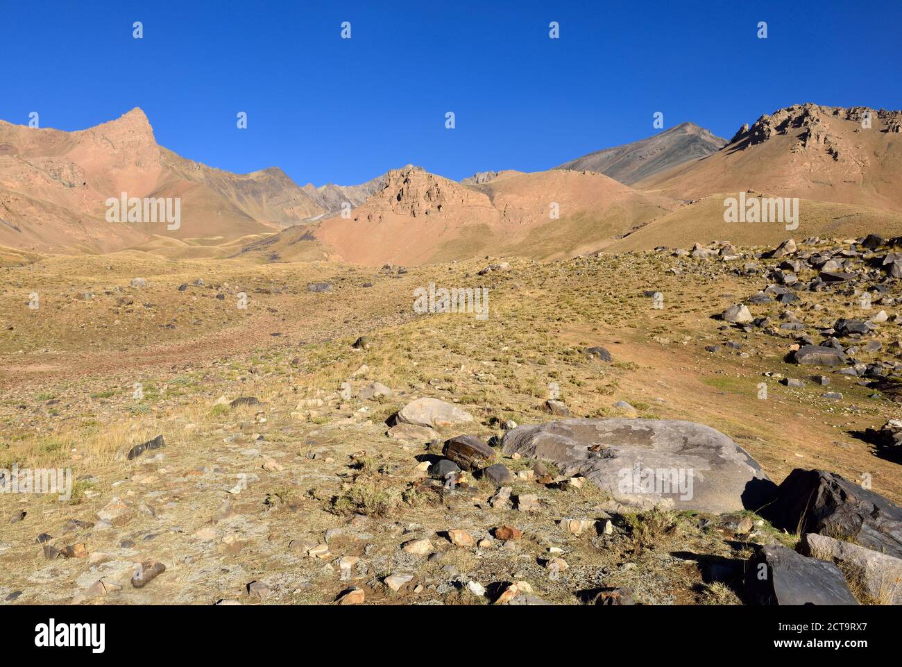 L'Iran, province de Mazandaran, montagnes Alborz, vue sur plateau Hezarsham vers Takht-e Massif de Suleyman Banque D'Images