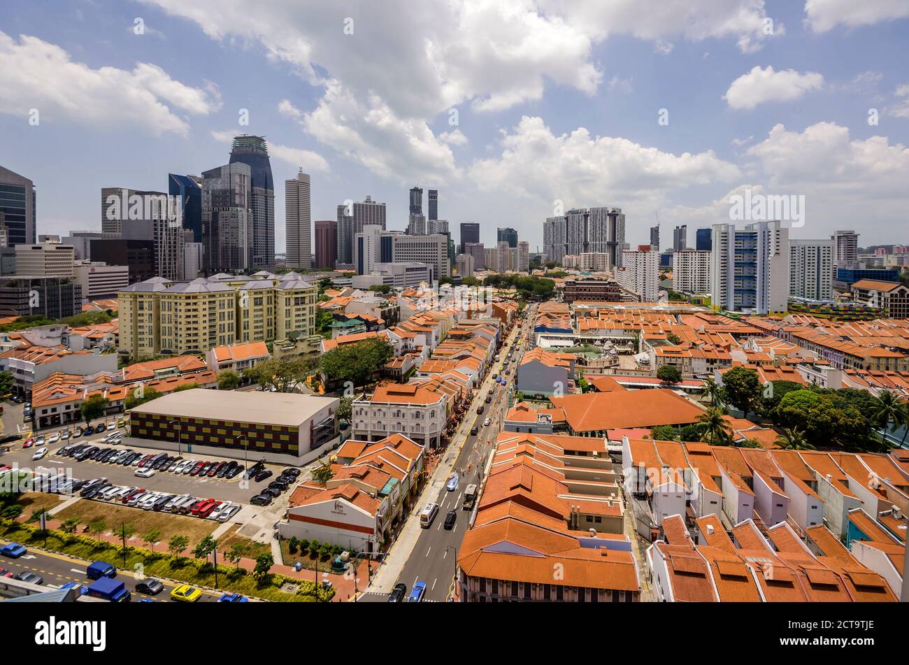 Singapour, les avis d'anciens bâtiments en face d'immeubles de grande hauteur, elevated view Banque D'Images