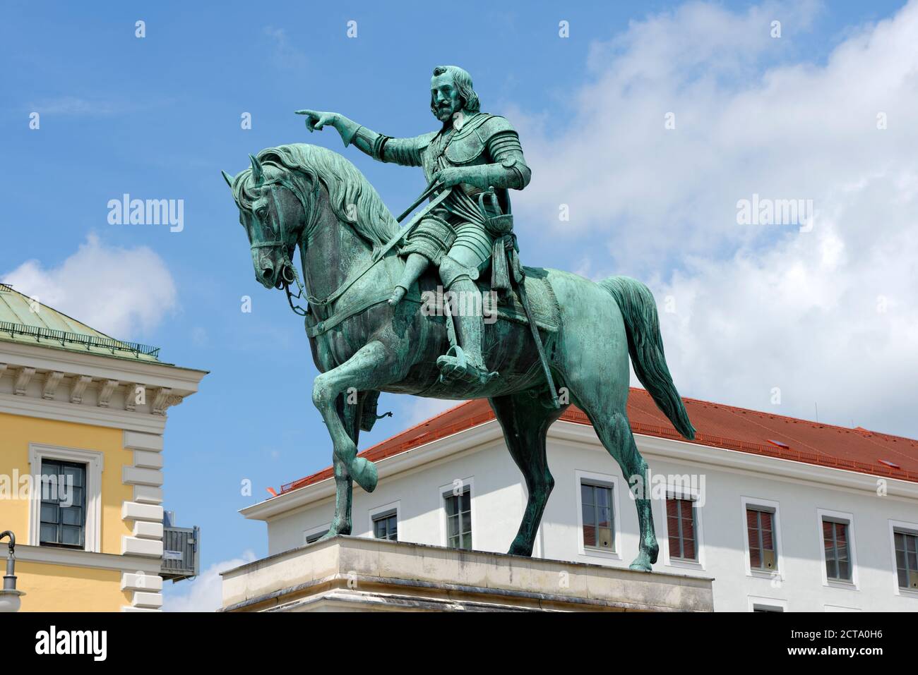 Germany, Bavaria, Munich, statue équestre de l'électeur Maximilien Banque D'Images