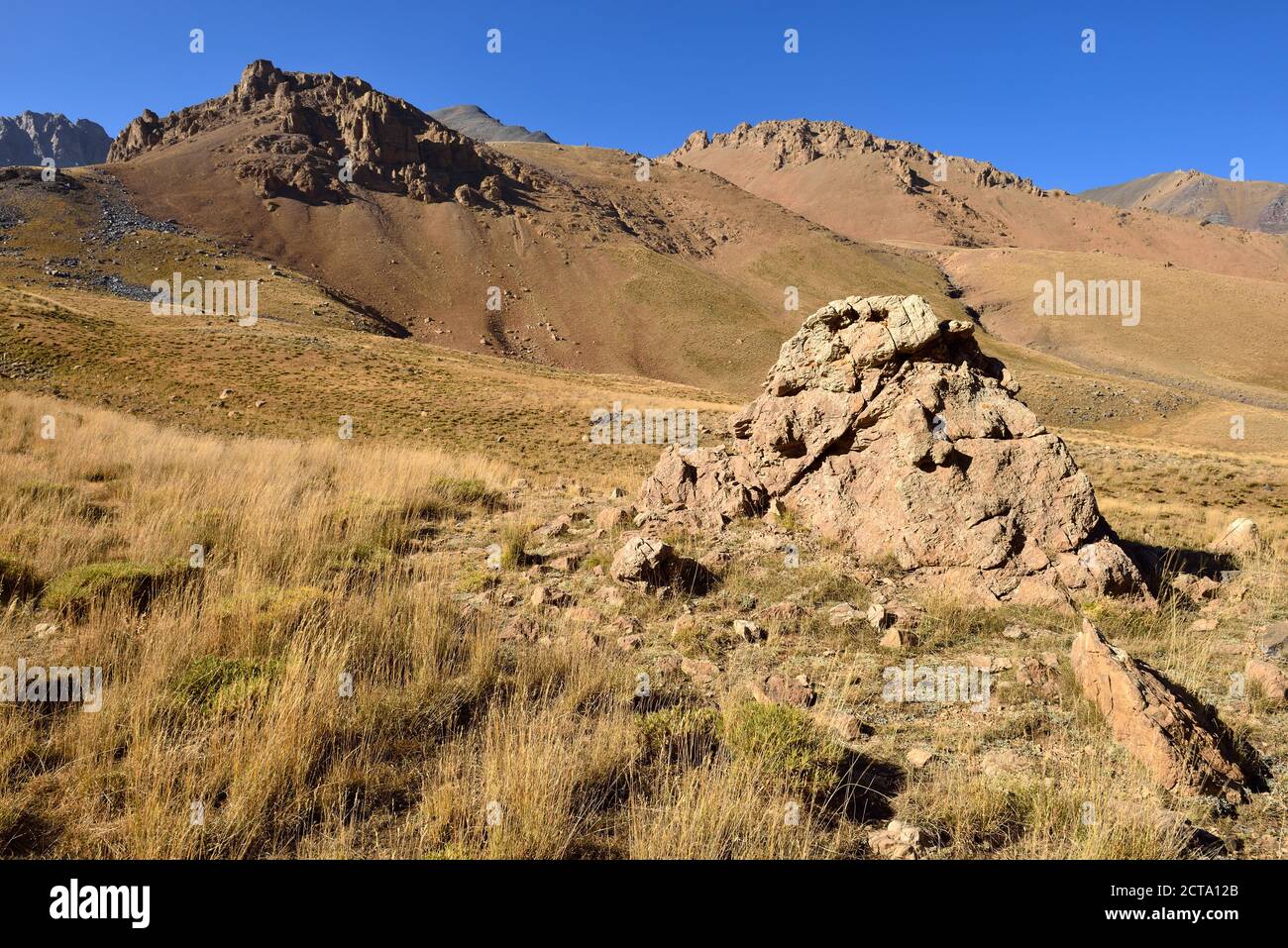 L'Iran, province de Mazandaran, montagnes Alborz, Takht-e Massif Suleyman, Alam Kuh, montagnes autour de plateau Hesarshal Banque D'Images