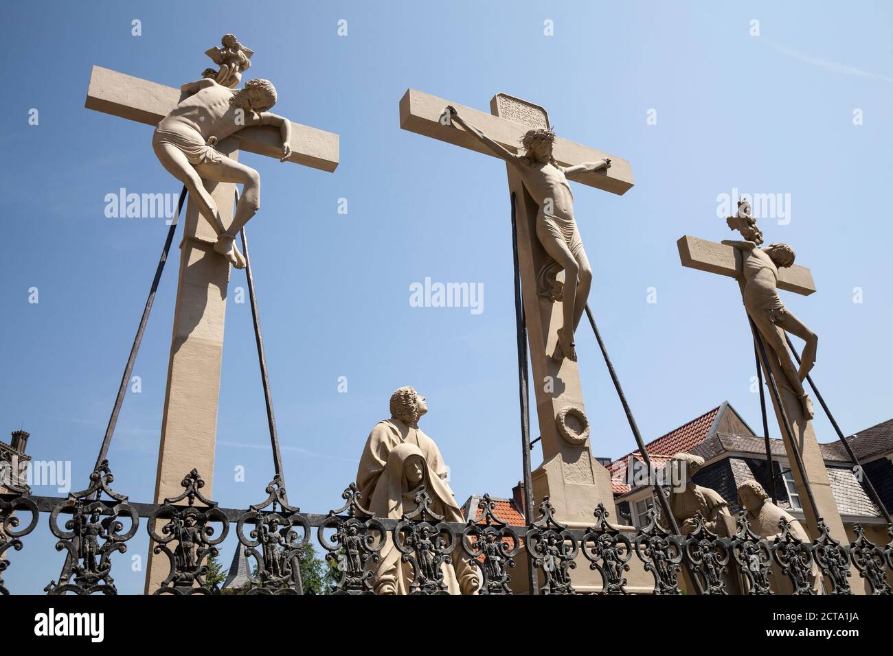 L'Allemagne, en Rhénanie du Nord-Westphalie, Xanten, calvaire de scène à la Cathédrale Banque D'Images