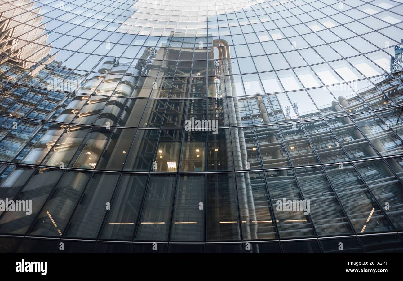 Royaume-uni, Angleterre, Londres, édifice Willis avec reflet de Lloyd's Building Banque D'Images