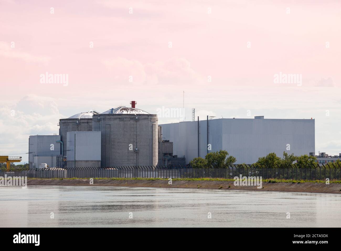 France, Alsace, vue de centrale nucléaire de Rhin Banque D'Images France, Alsace, vue de centrale nucléaire de Rhin Banque D'Images